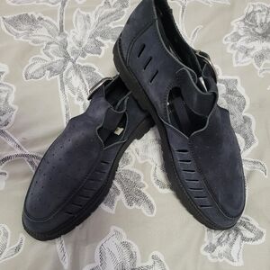 Kenneth Cole Unlisted Black Suede Closed Back Sandals 10.5 M Excellent Condition